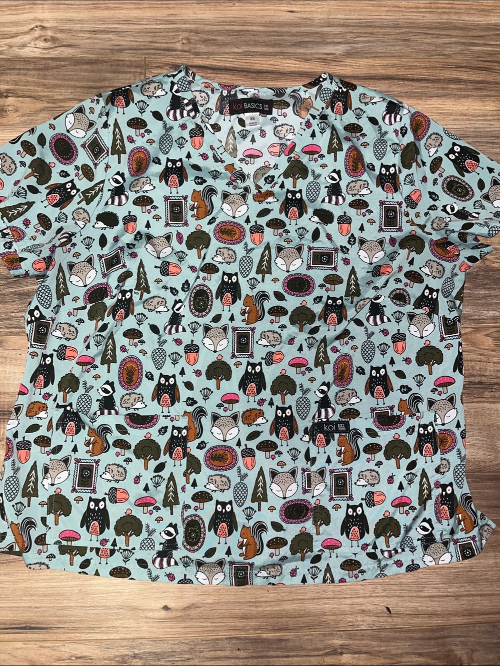 2X Koi Basics Aqua Woodland Animal Print Scrub Top